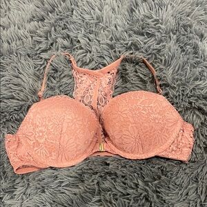 Lace Push-Up Bra in Pink